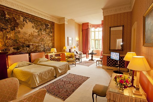 Hartwell Royal Twin Bedroom - Room 9